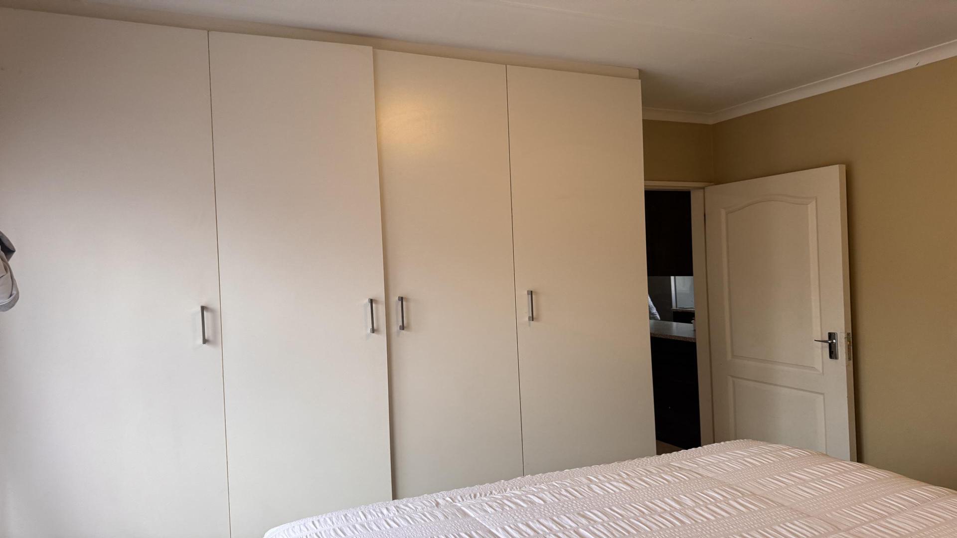 Bed Room 2 - 11 square meters of property in Roodepoort