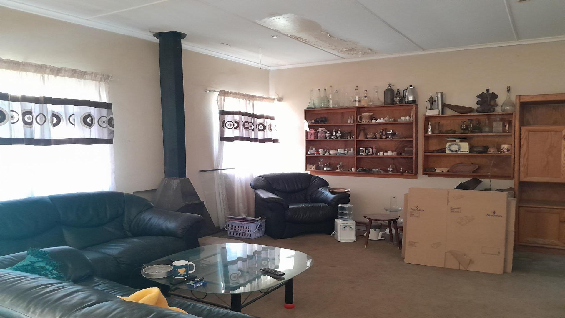 Lounges of property in Uitenhage