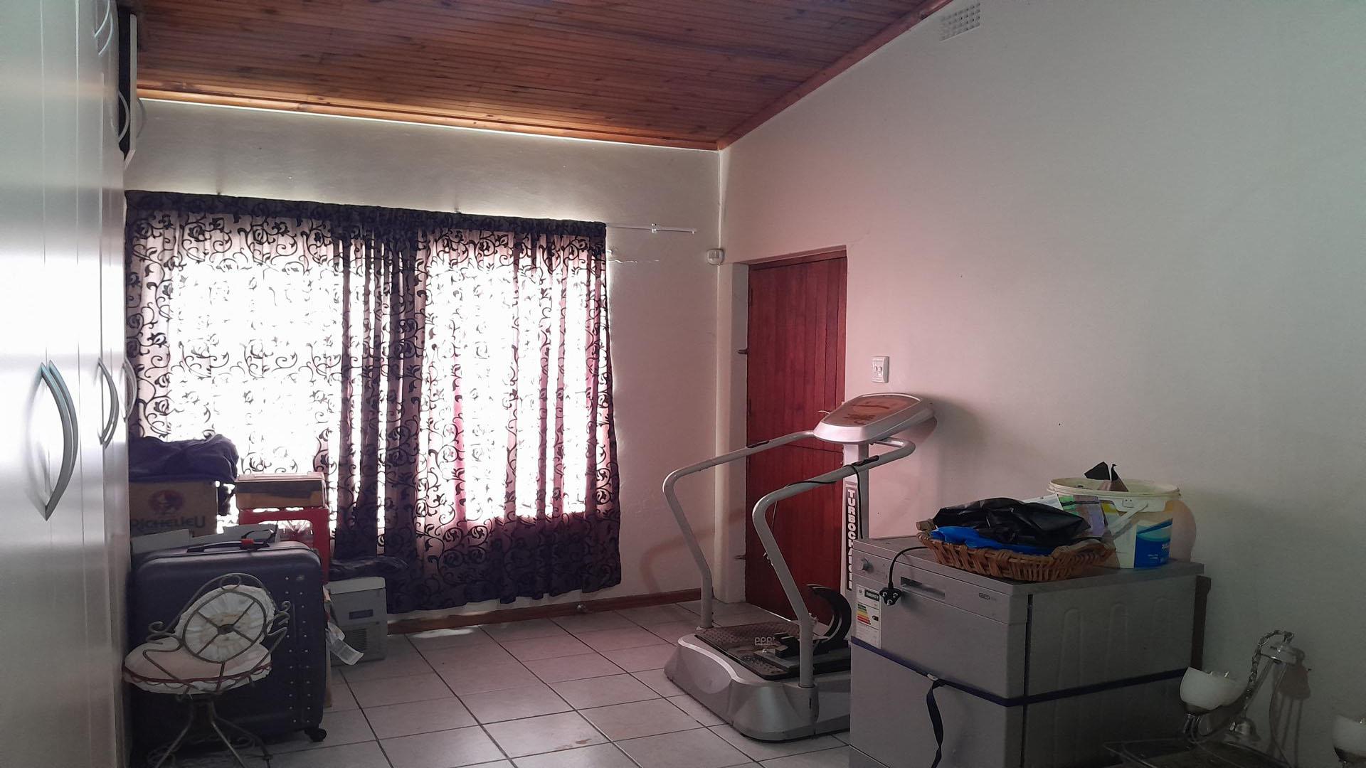 Bed Room 1 of property in Uitenhage