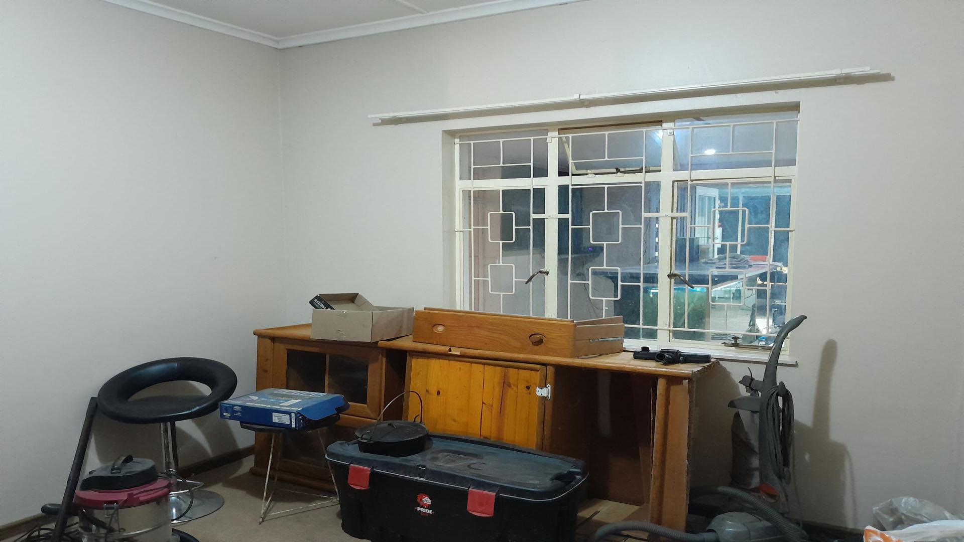 Bed Room 2 of property in Uitenhage