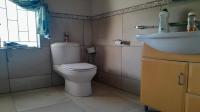 Bathroom 2 of property in Uitenhage