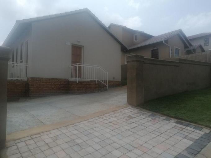2 Bedroom House to Rent in Witpoortjie - Property to rent - MR676663