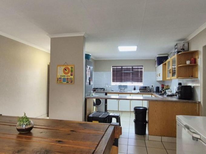 3 Bedroom Sectional Title for Sale For Sale in Faerie Glen - MR676667