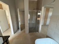  of property in Bendor