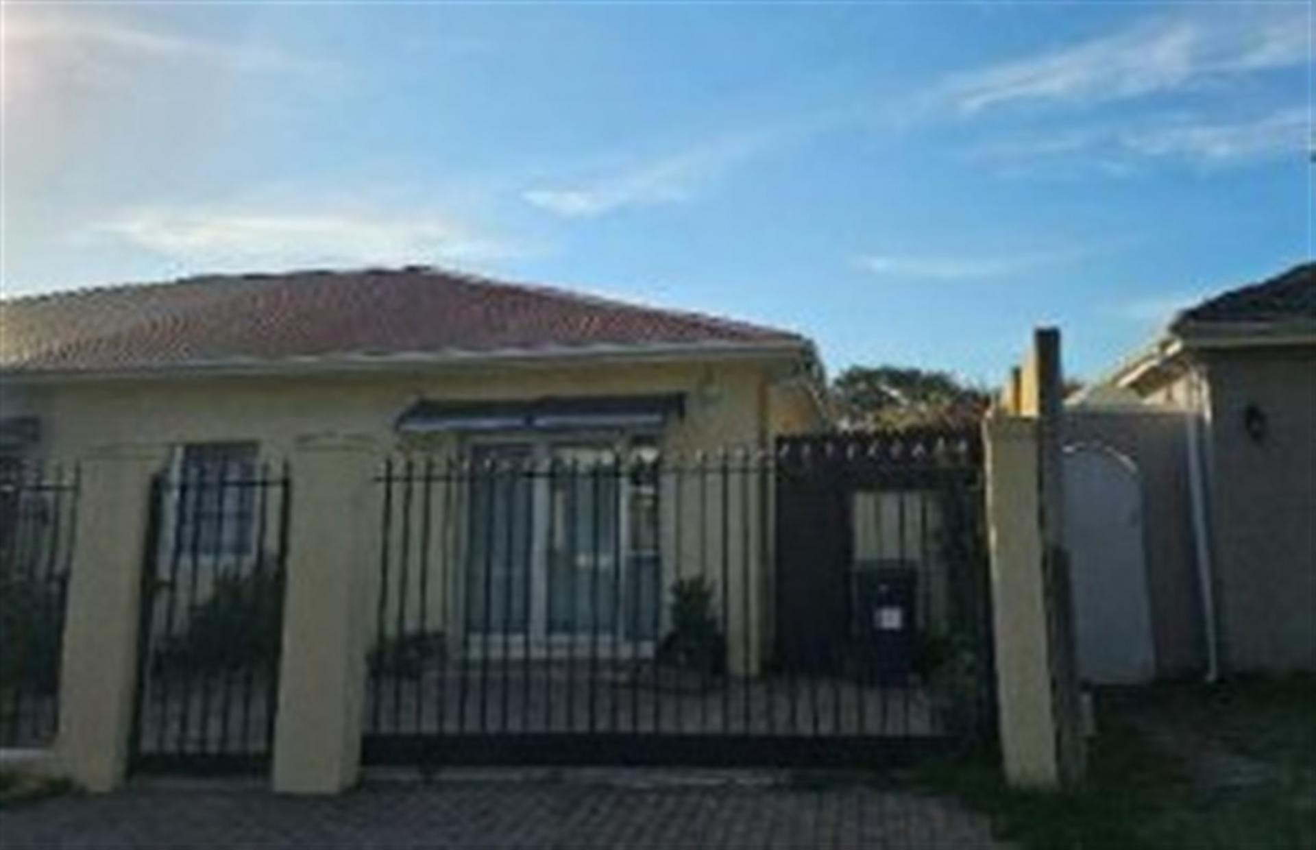 Front View of property in Harfield Village