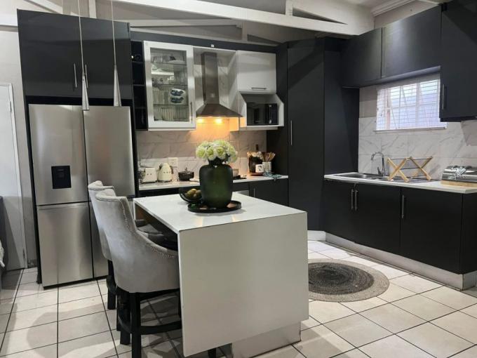 3 Bedroom Simplex for Sale For Sale in Waterval East - MR676709