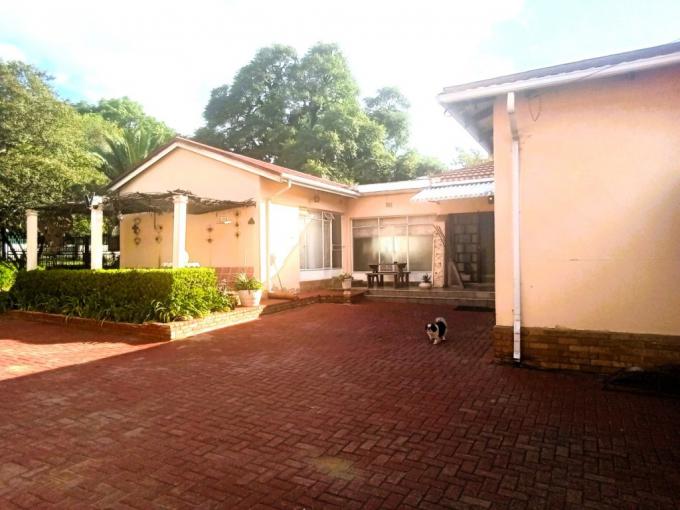 5 Bedroom House for Sale For Sale in Lambton - MR676714