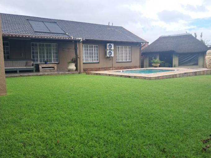 3 Bedroom House for Sale For Sale in Verwoerdpark - MR676720