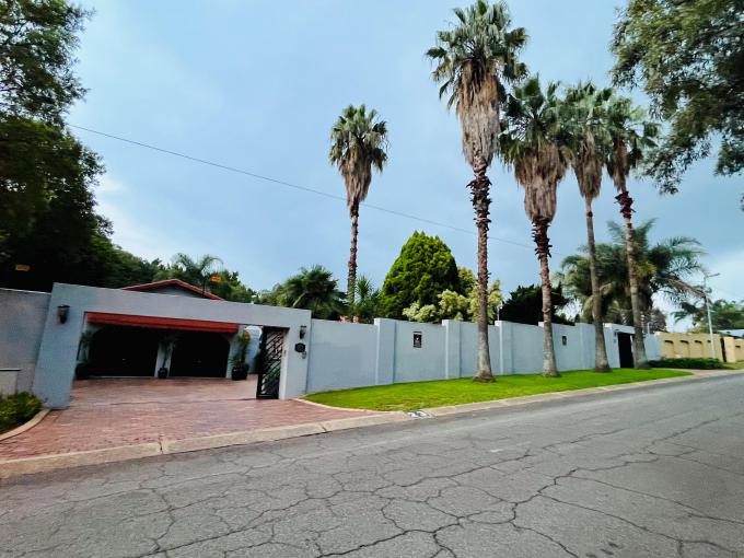 5 Bedroom House for Sale and to Rent For Sale in Sandton - MR676736