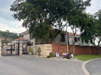 Front View of property in Glen Marais