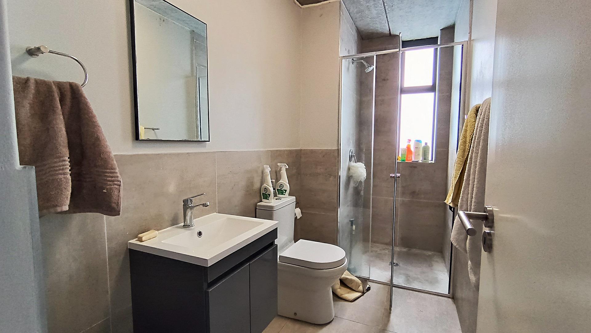 Bathroom 1 - 6 square meters of property in Goodwood