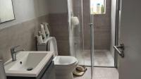Bathroom 1 - 6 square meters of property in Pinelands