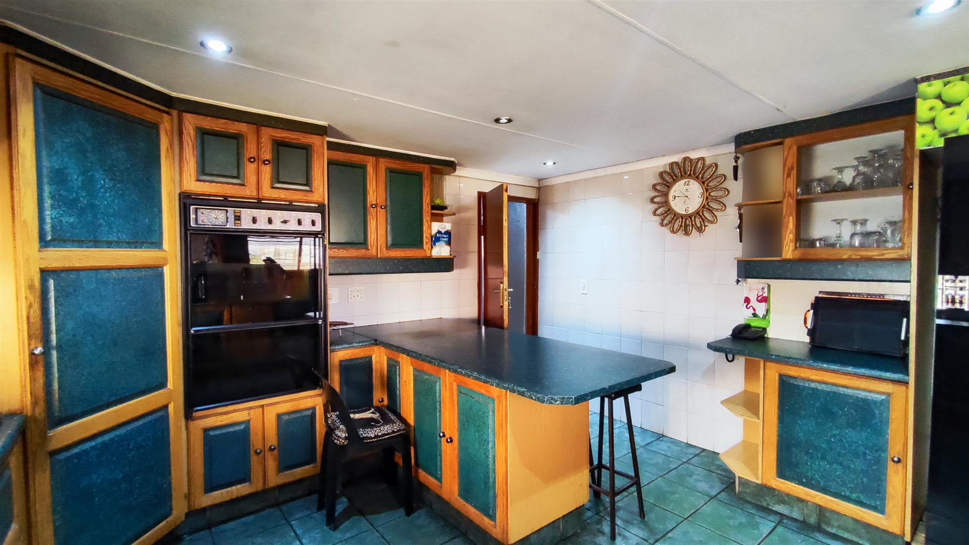 Kitchen - 20 square meters of property in Primrose
