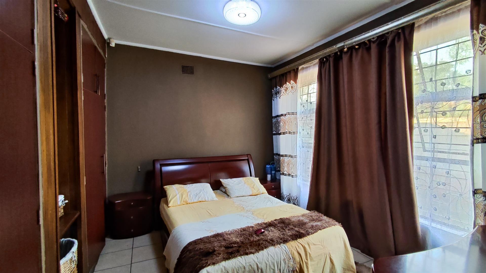 Bed Room 3 - 16 square meters of property in Primrose