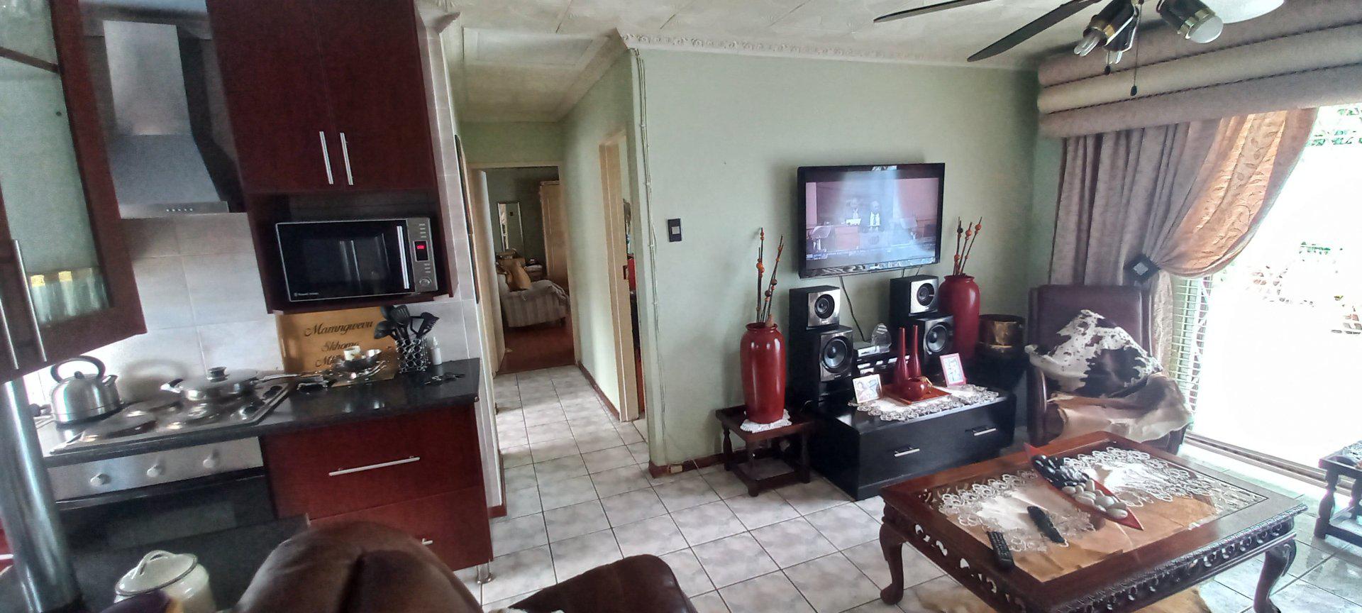  of property in Amalinda