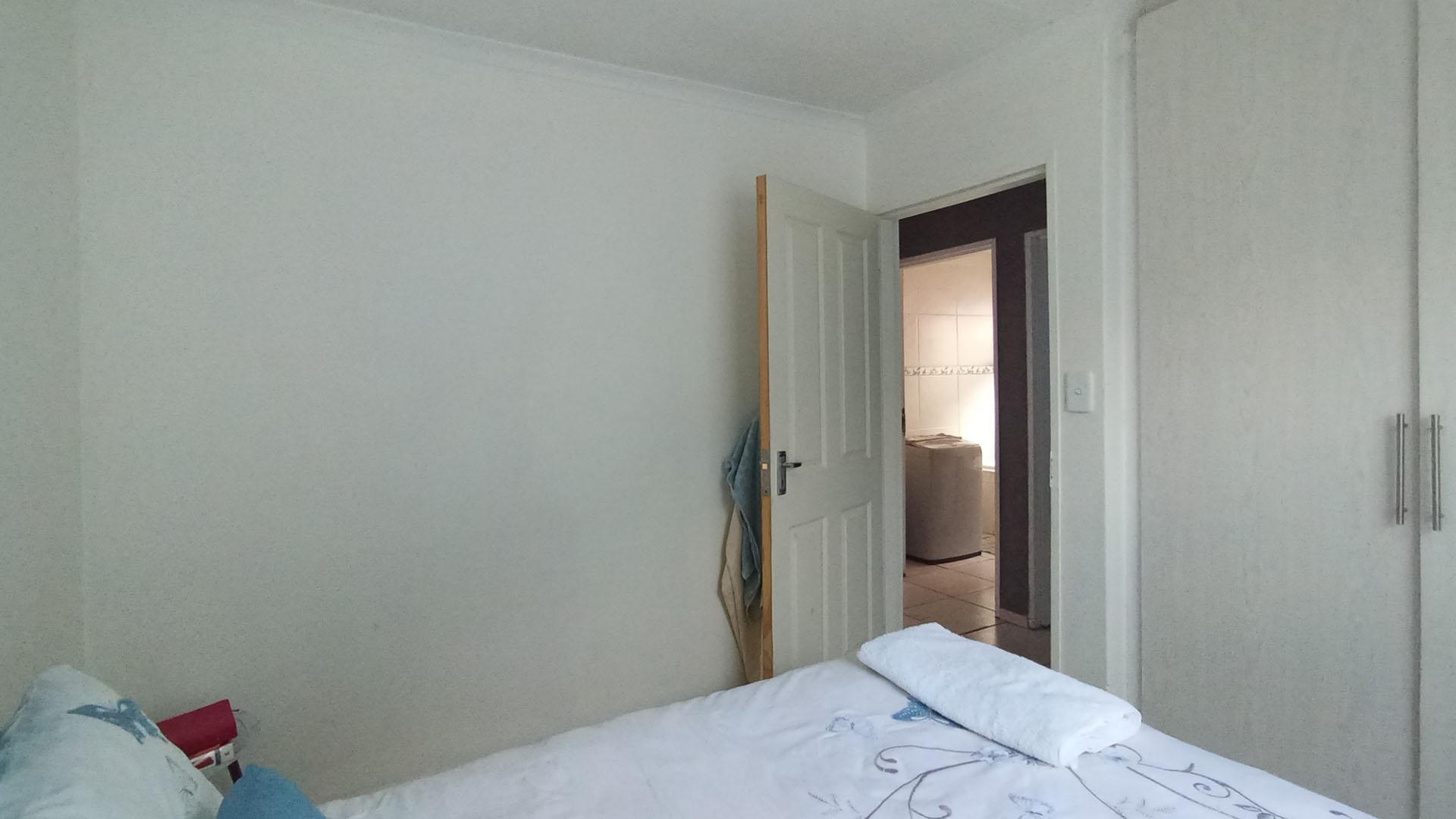 Bed Room 2 - 10 square meters of property in Soshanguve East