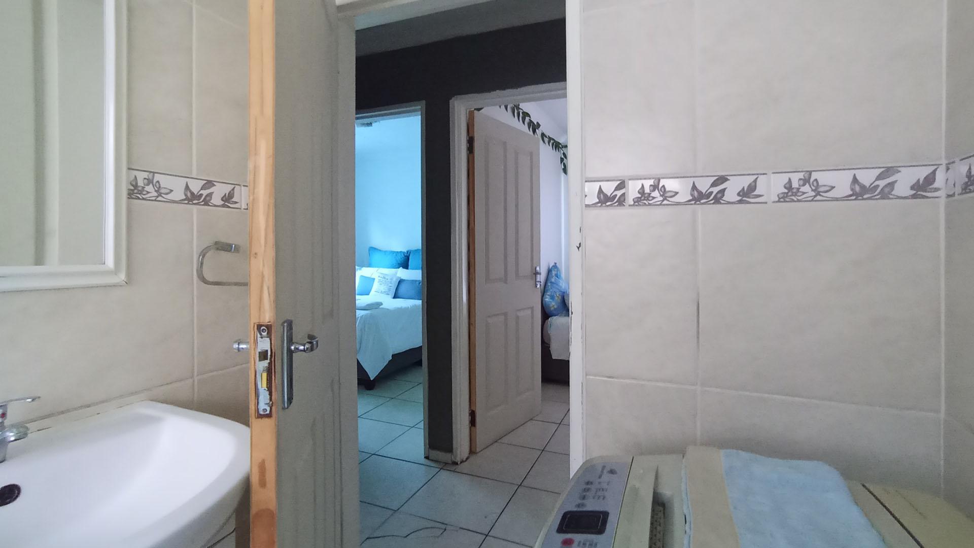 Bathroom 1 - 6 square meters of property in Soshanguve East