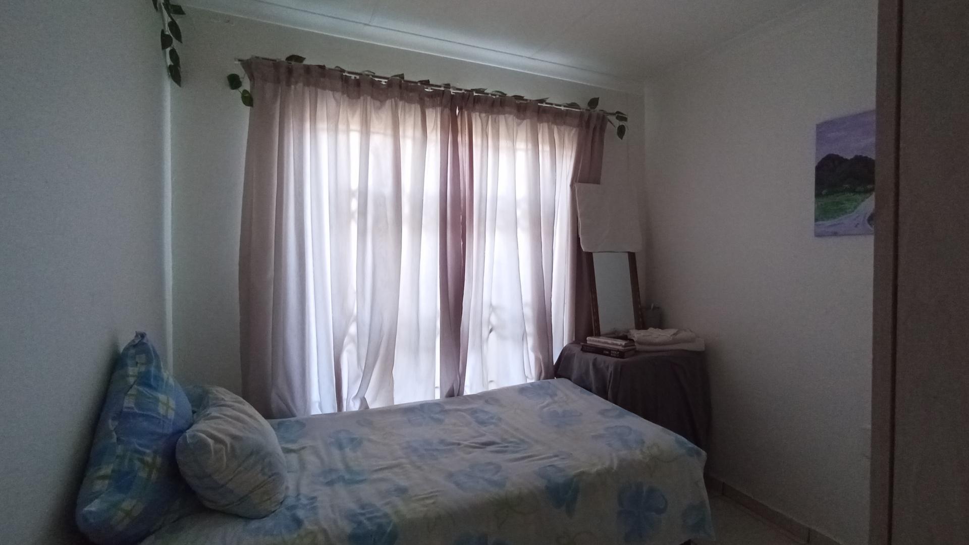 Bed Room 3 - 8 square meters of property in Soshanguve East
