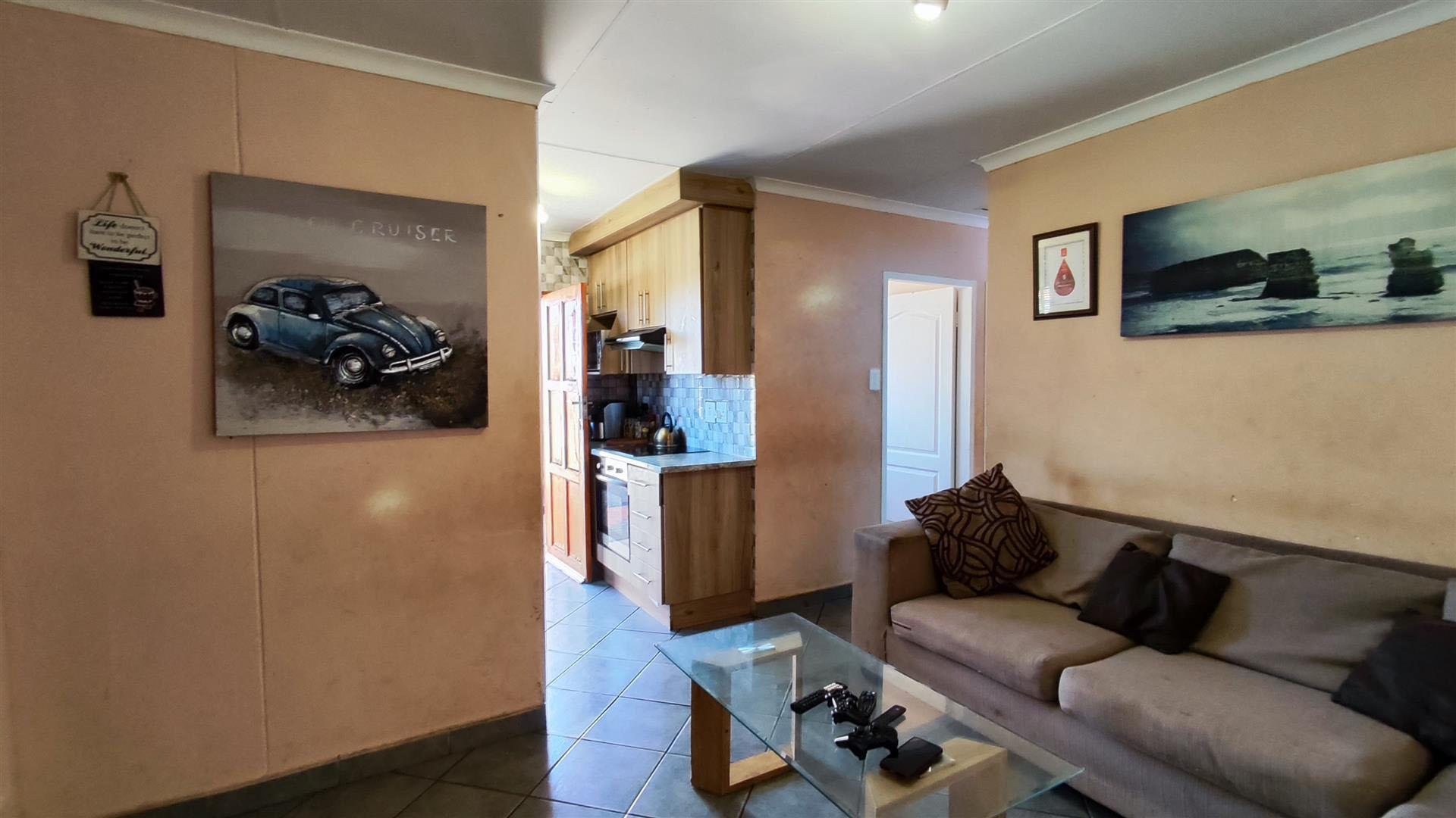 Lounges - 16 square meters of property in Alliance