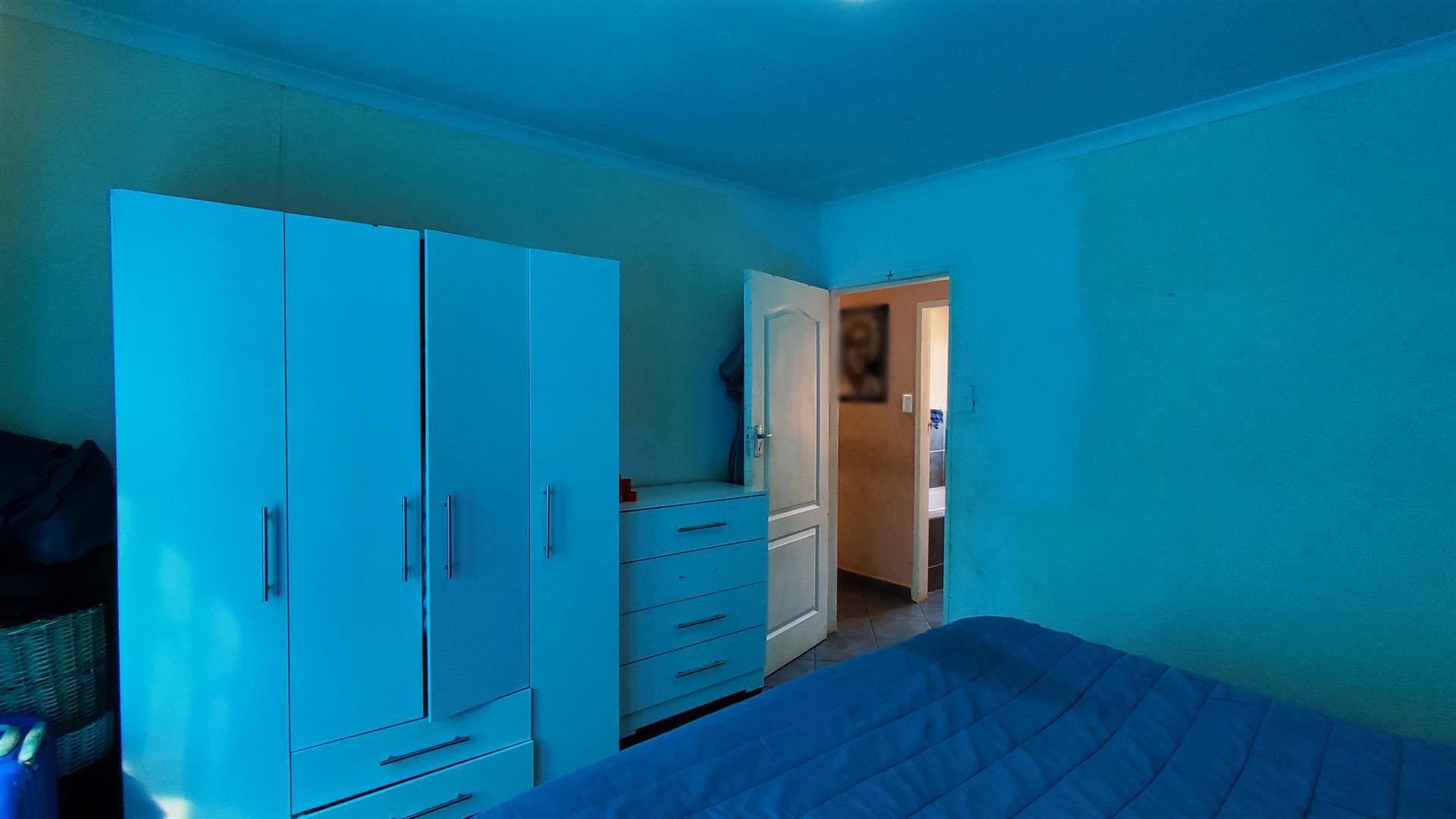 Bed Room 1 - 13 square meters of property in Alliance