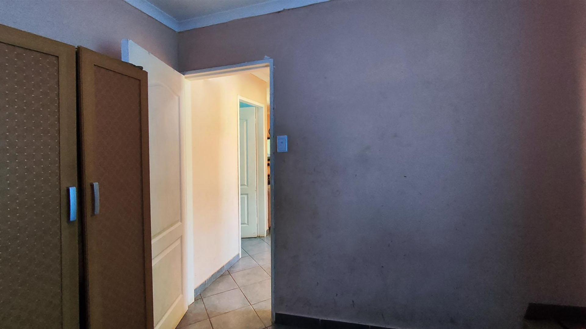 Bed Room 2 - 8 square meters of property in Alliance