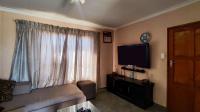 Lounges - 16 square meters of property in Alliance