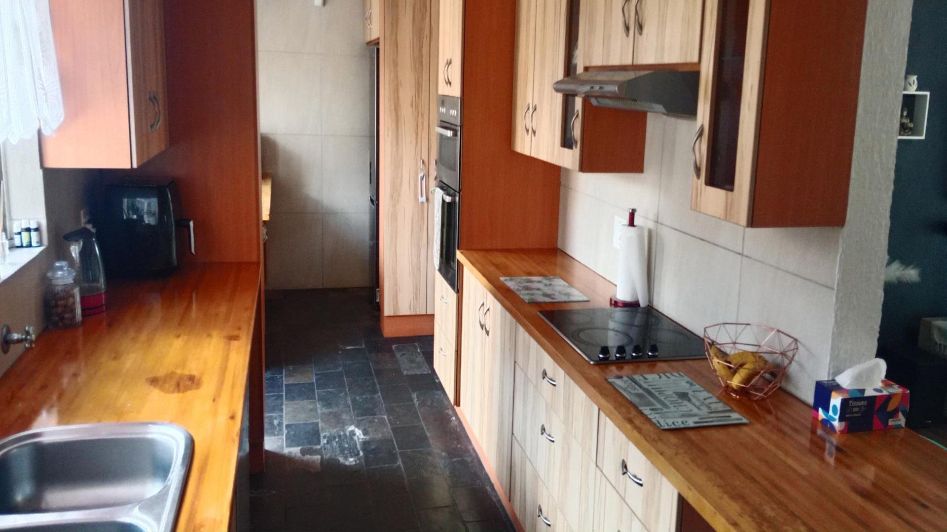 Kitchen of property in Weltevreden Park