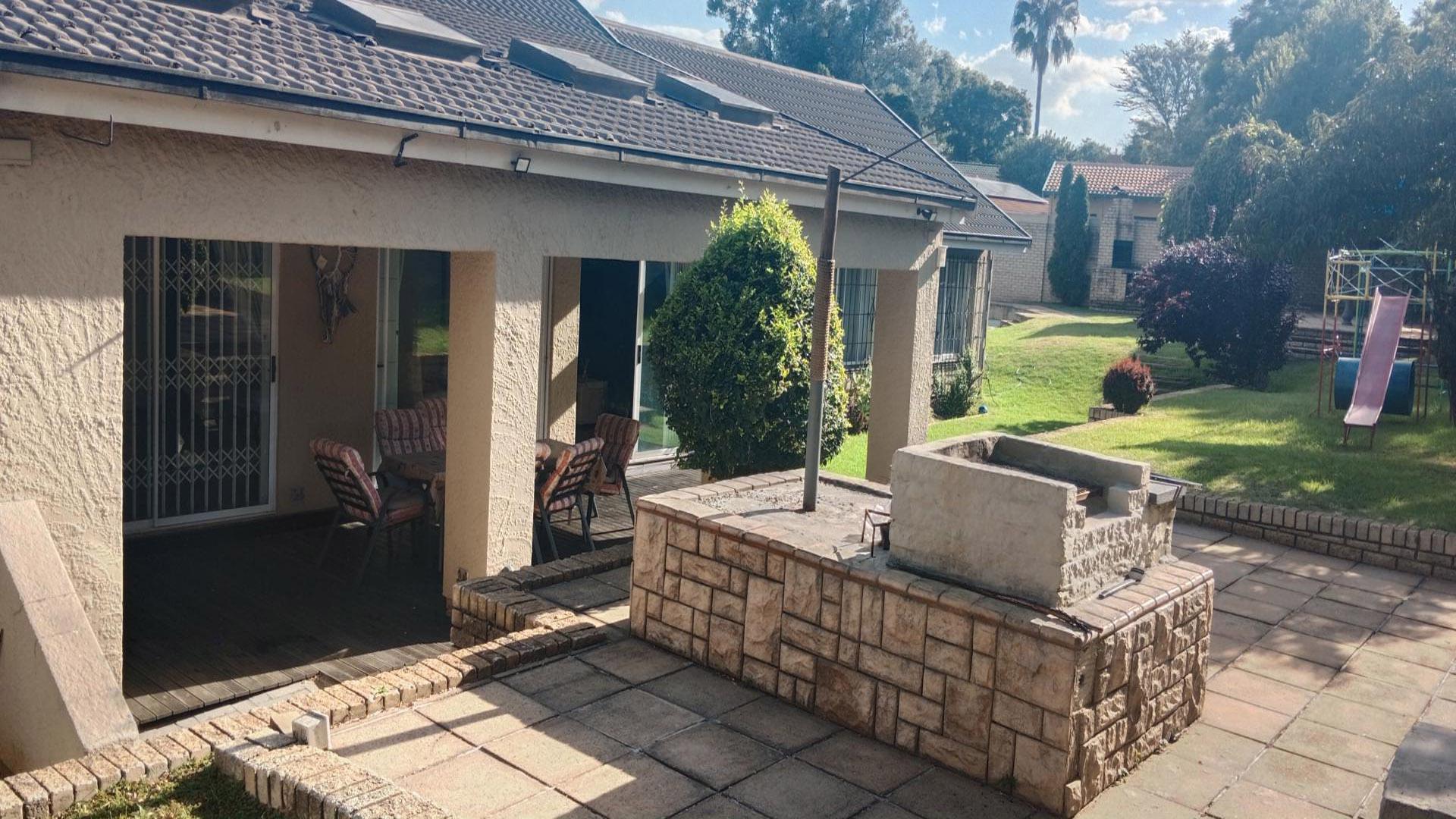 Braai Area of property in Weltevreden Park