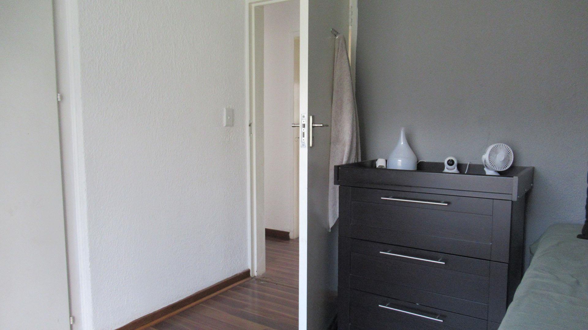 Bed Room 3 of property in Weltevreden Park