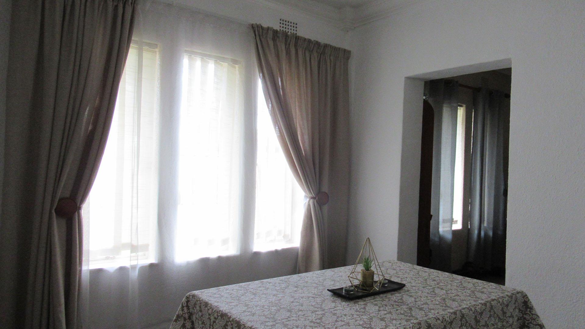 Dining Room - 13 square meters of property in Weltevreden Park