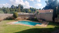 Swimming Pool of property in Weltevreden Park