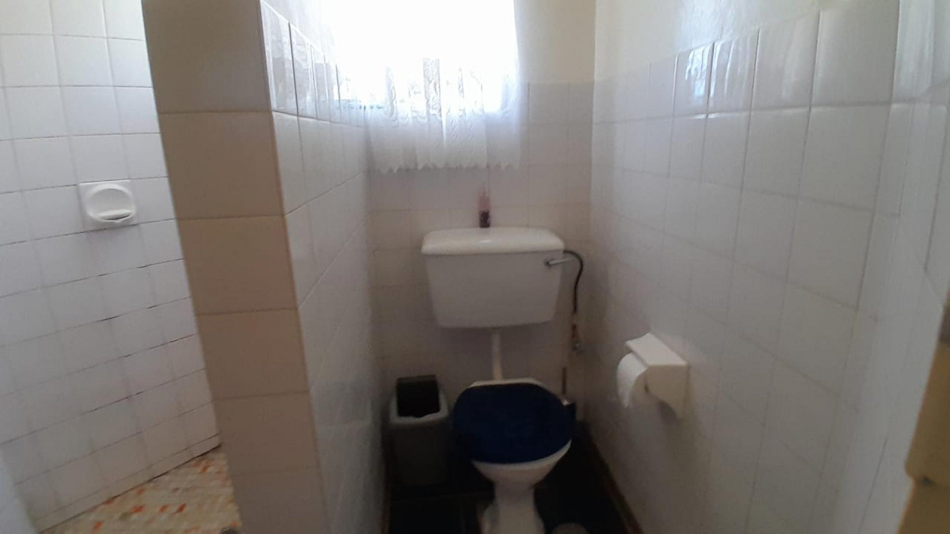 Bathroom 2 of property in Fochville