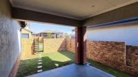 Patio - 9 square meters of property in Cosmo City
