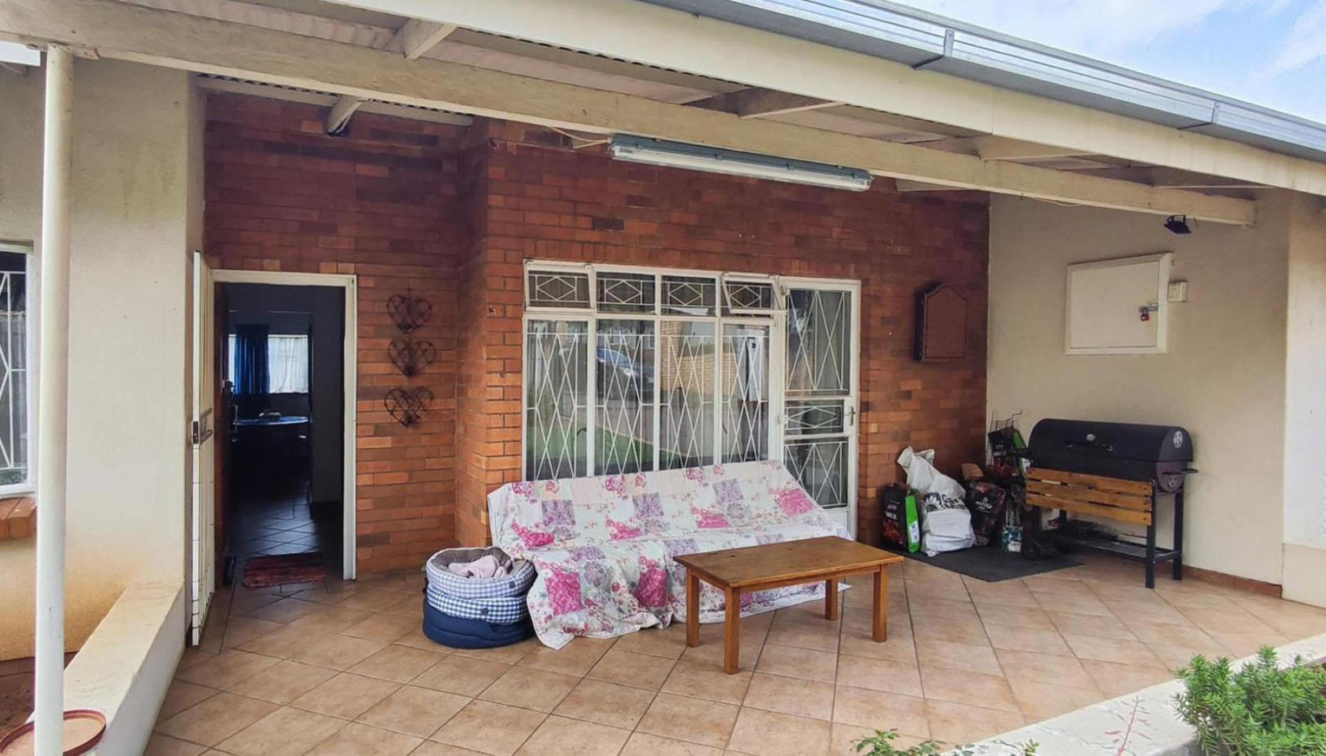 Front View of property in Heidelberg - GP