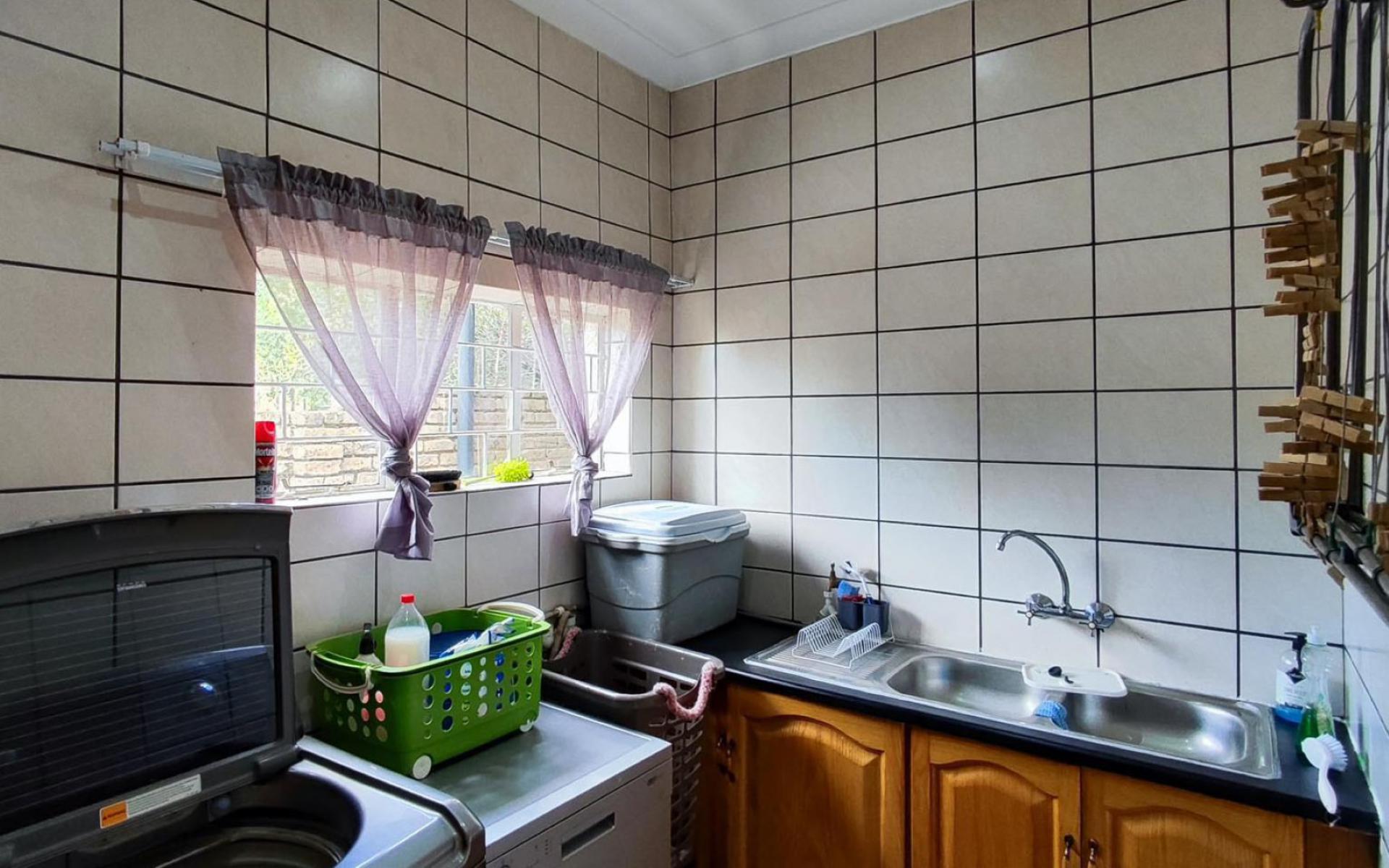 Scullery of property in Heidelberg - GP