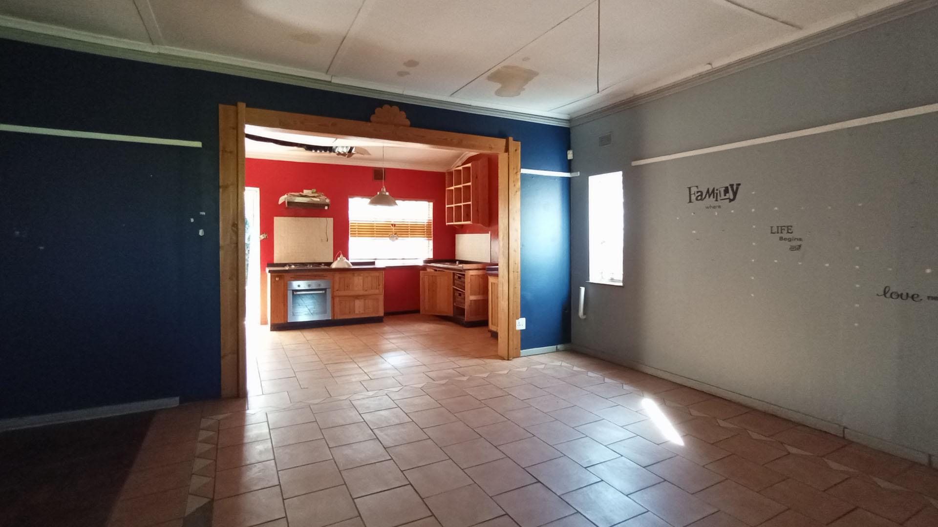 Dining Room - 25 square meters of property in Cullinan