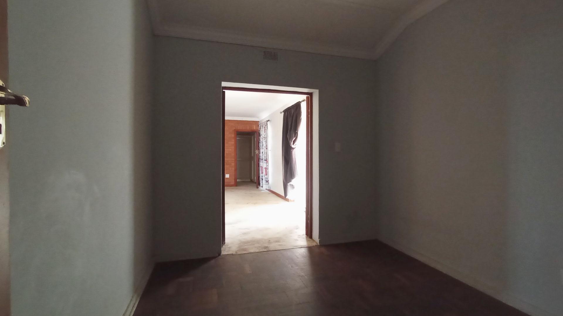 Main Bedroom - 45 square meters of property in Cullinan