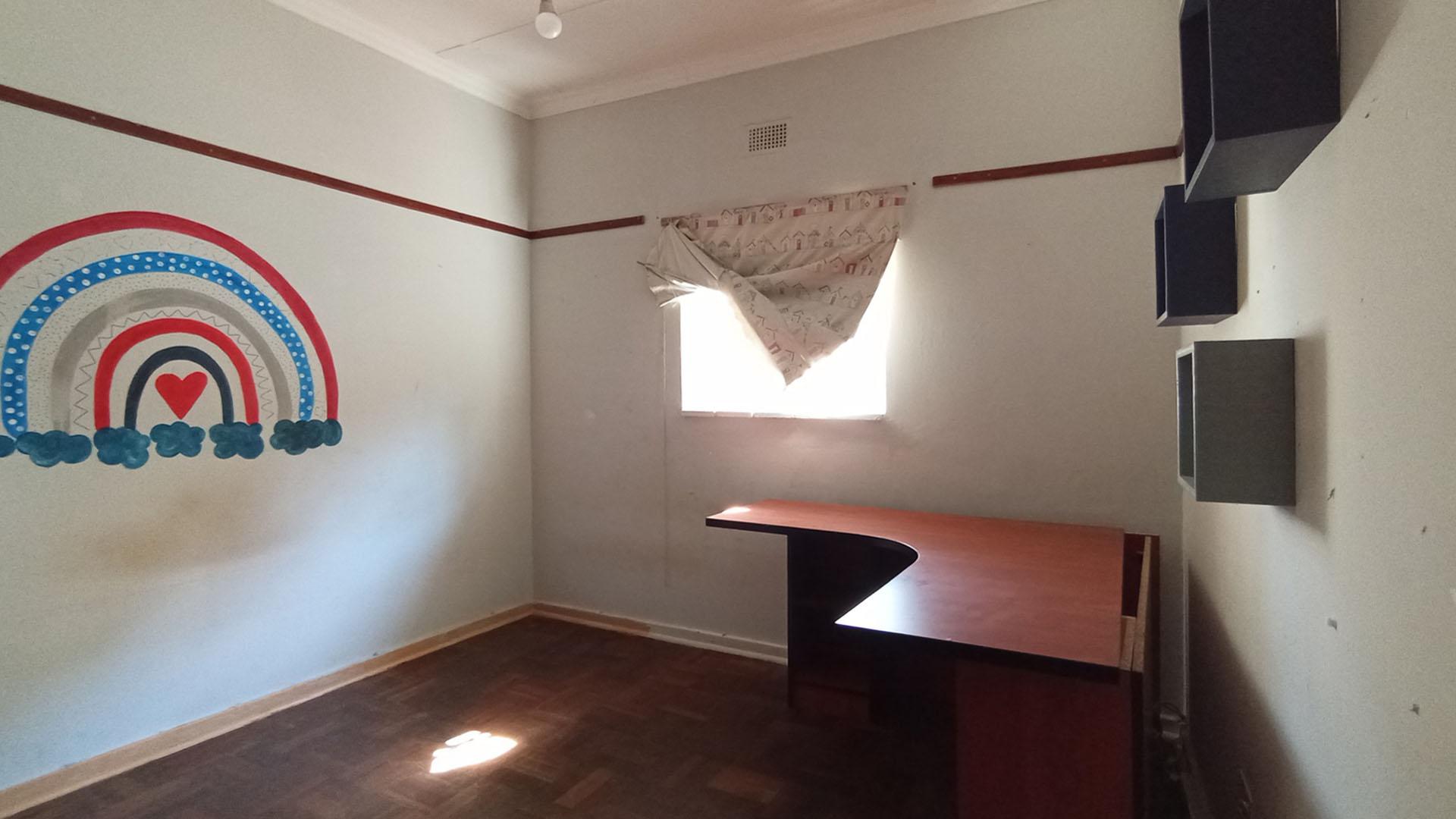 Bed Room 1 - 13 square meters of property in Cullinan