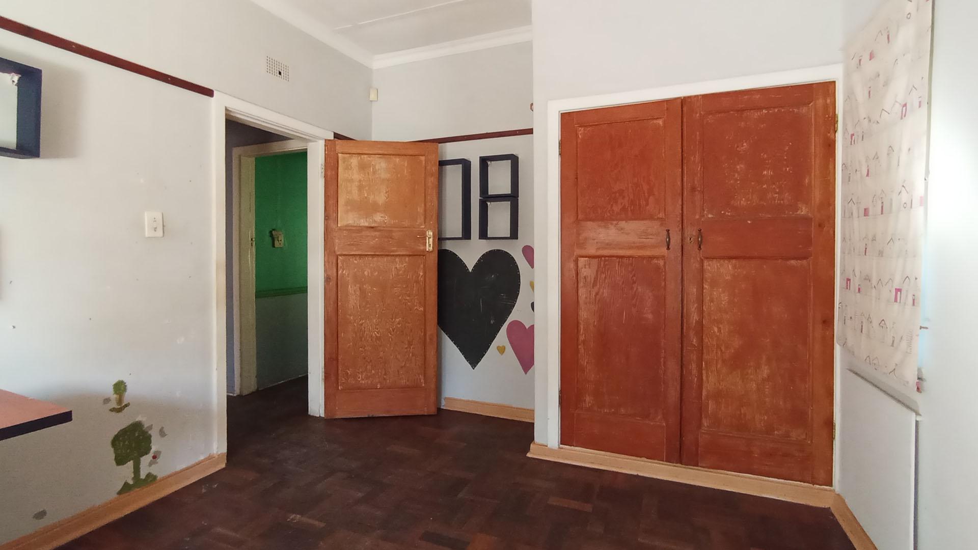 Bed Room 1 - 13 square meters of property in Cullinan