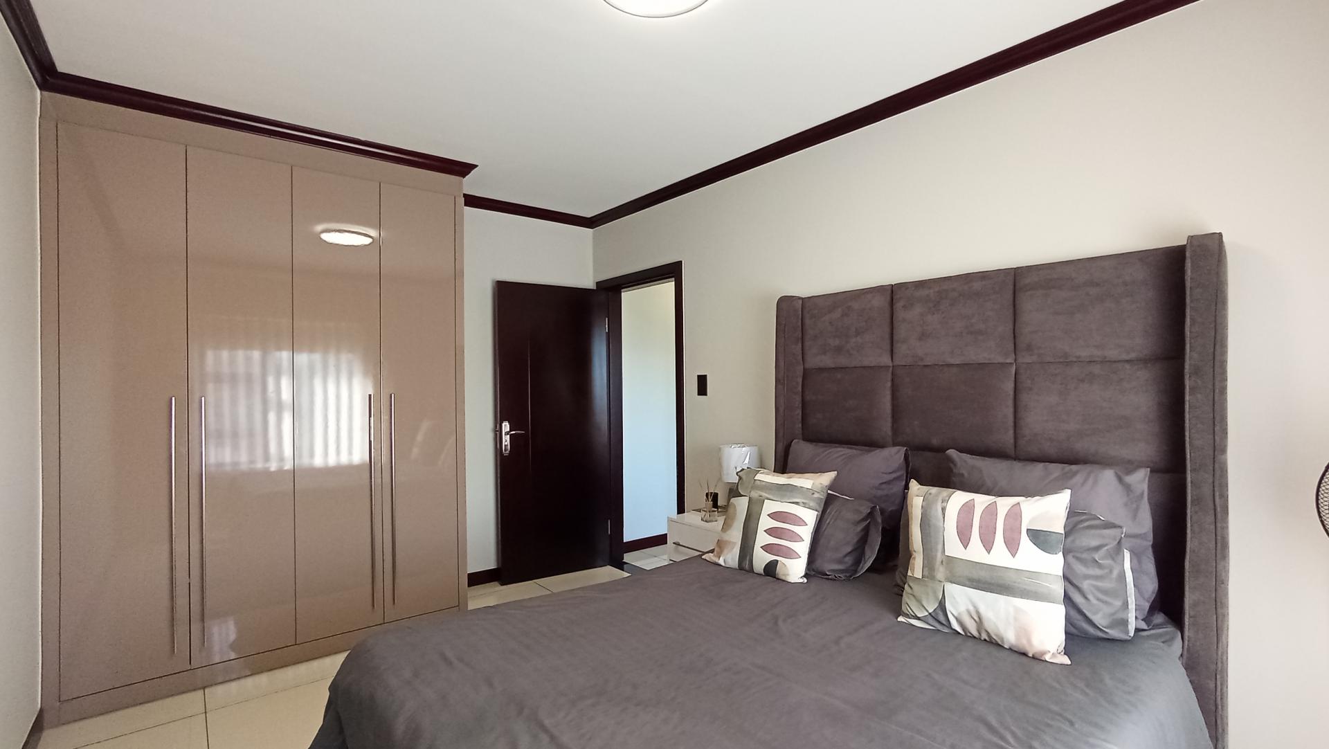 Bed Room 1 - 15 square meters of property in Carlswald