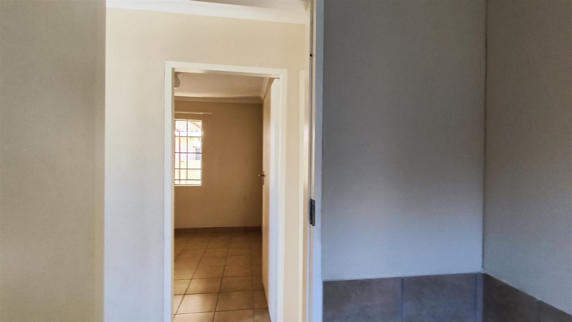 Bathroom 1 - 6 square meters of property in Palm Ridge