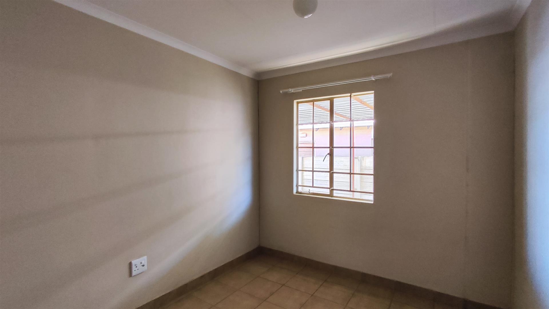 Bed Room 3 - 9 square meters of property in Palm Ridge