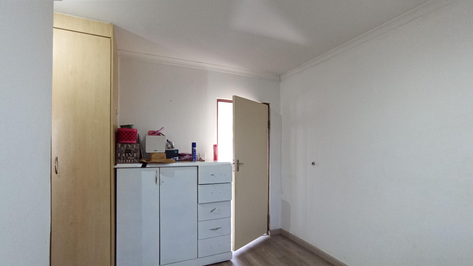 Main Bedroom - 15 square meters of property in Ferndale - JHB