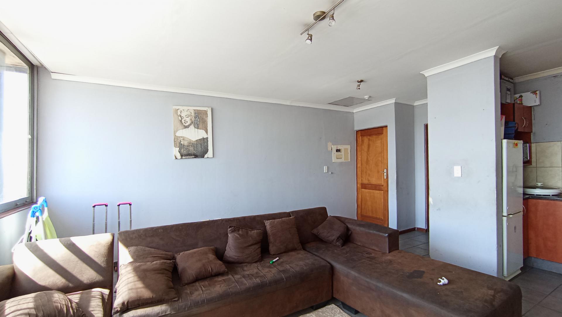Lounges - 22 square meters of property in Ferndale - JHB
