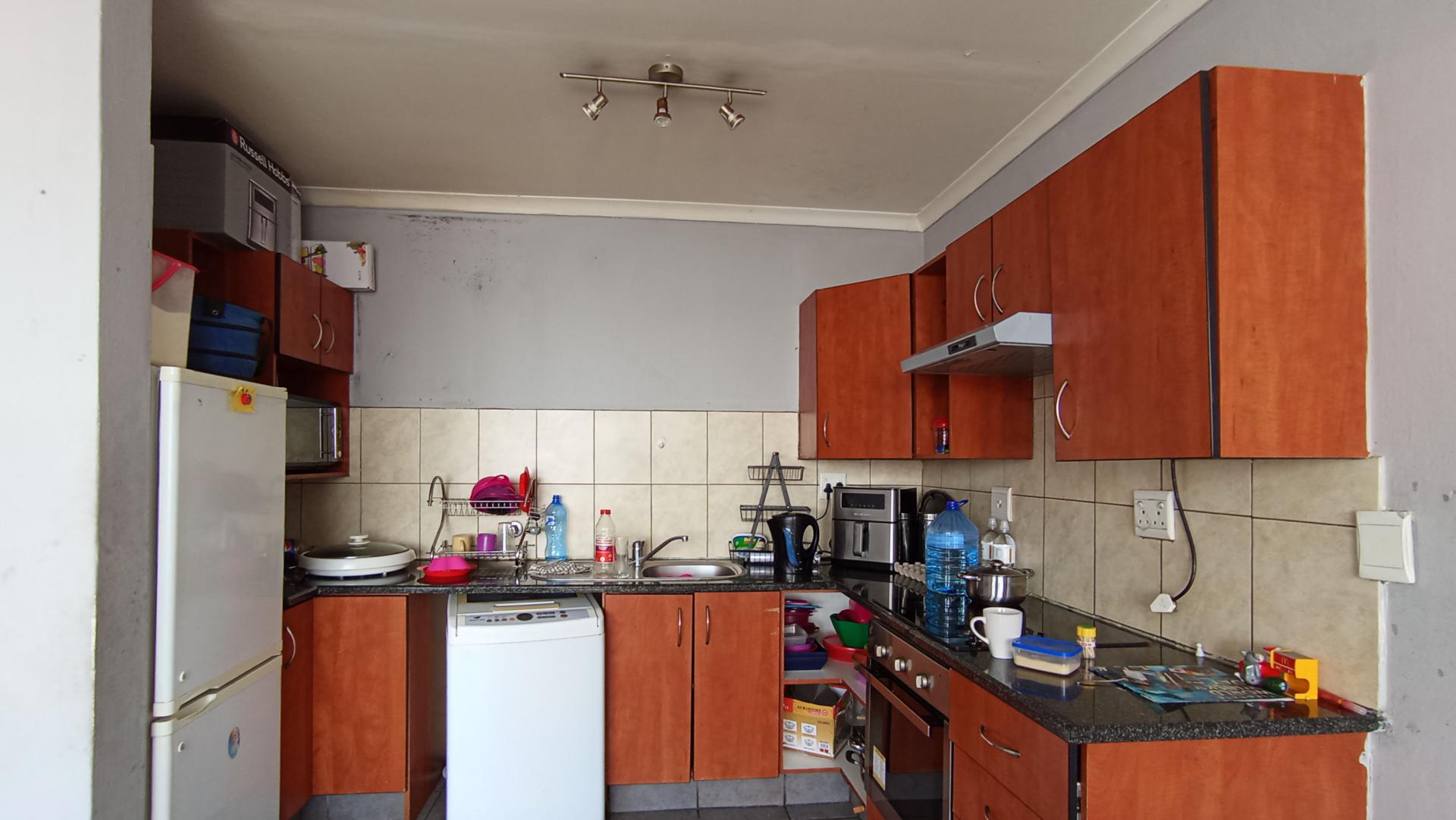 Kitchen - 8 square meters of property in Ferndale - JHB