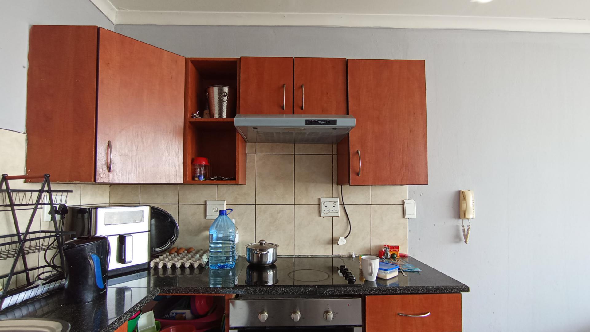 Kitchen - 8 square meters of property in Ferndale - JHB