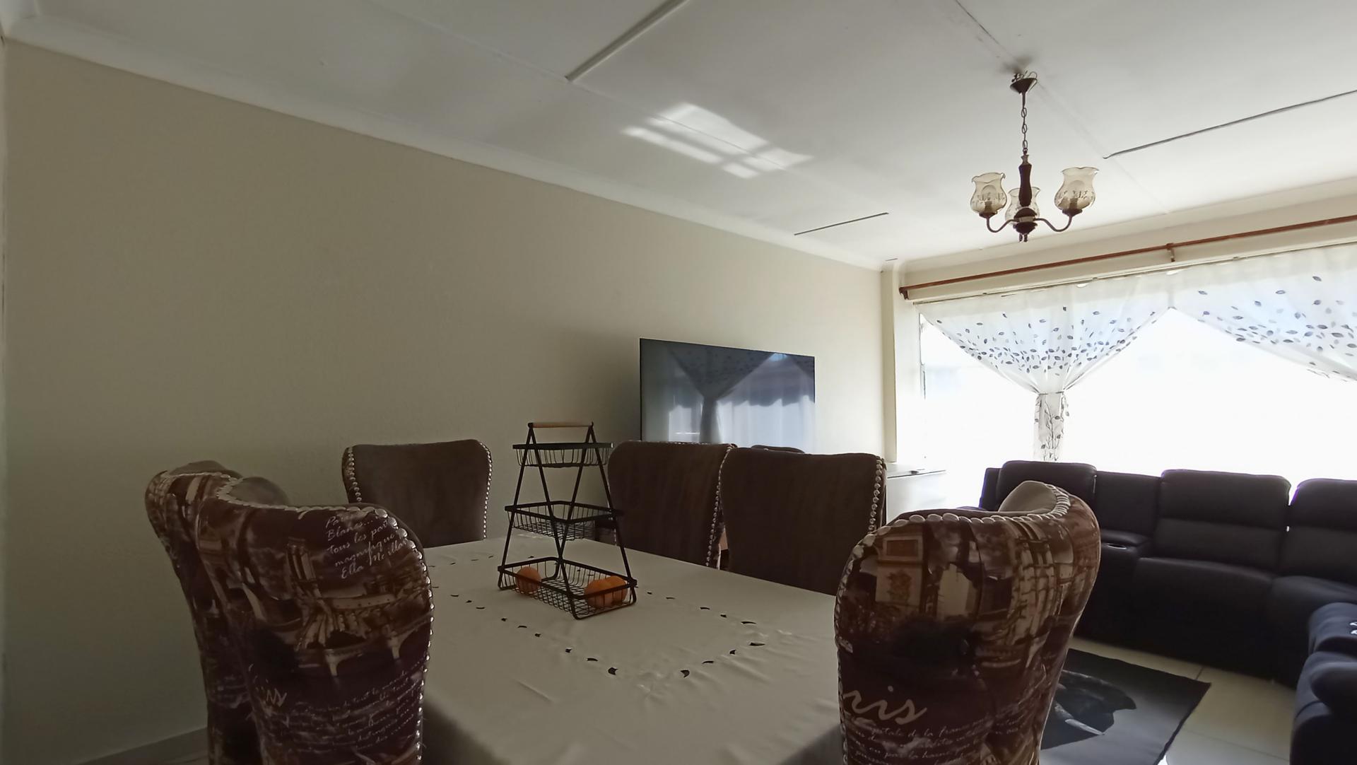 Dining Room - 12 square meters of property in Florida