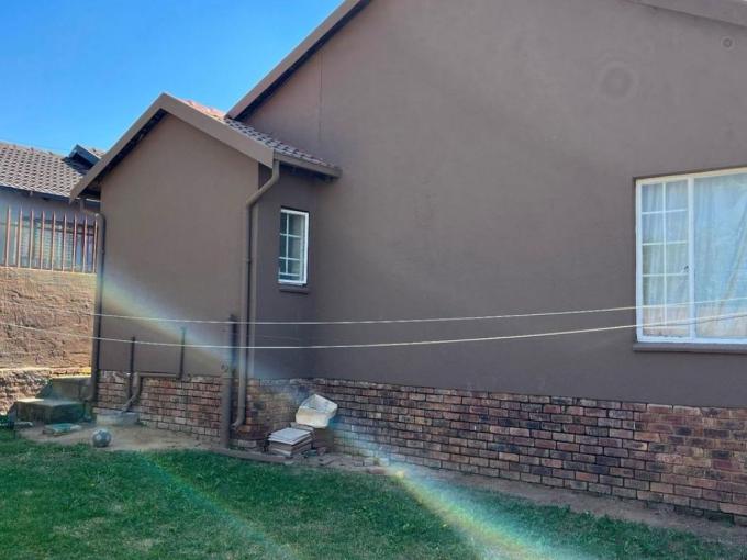 3 Bedroom House for Sale For Sale in Olievenhoutbos - MR676815