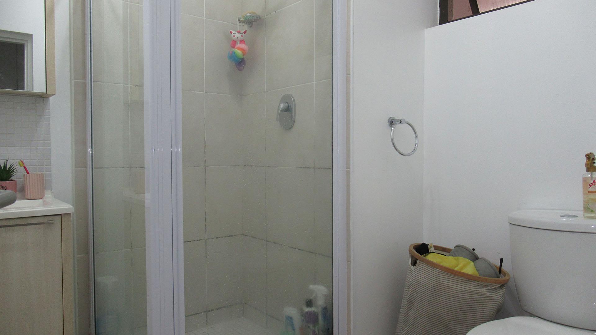 Bathroom 1 - 3 square meters of property in Paulshof