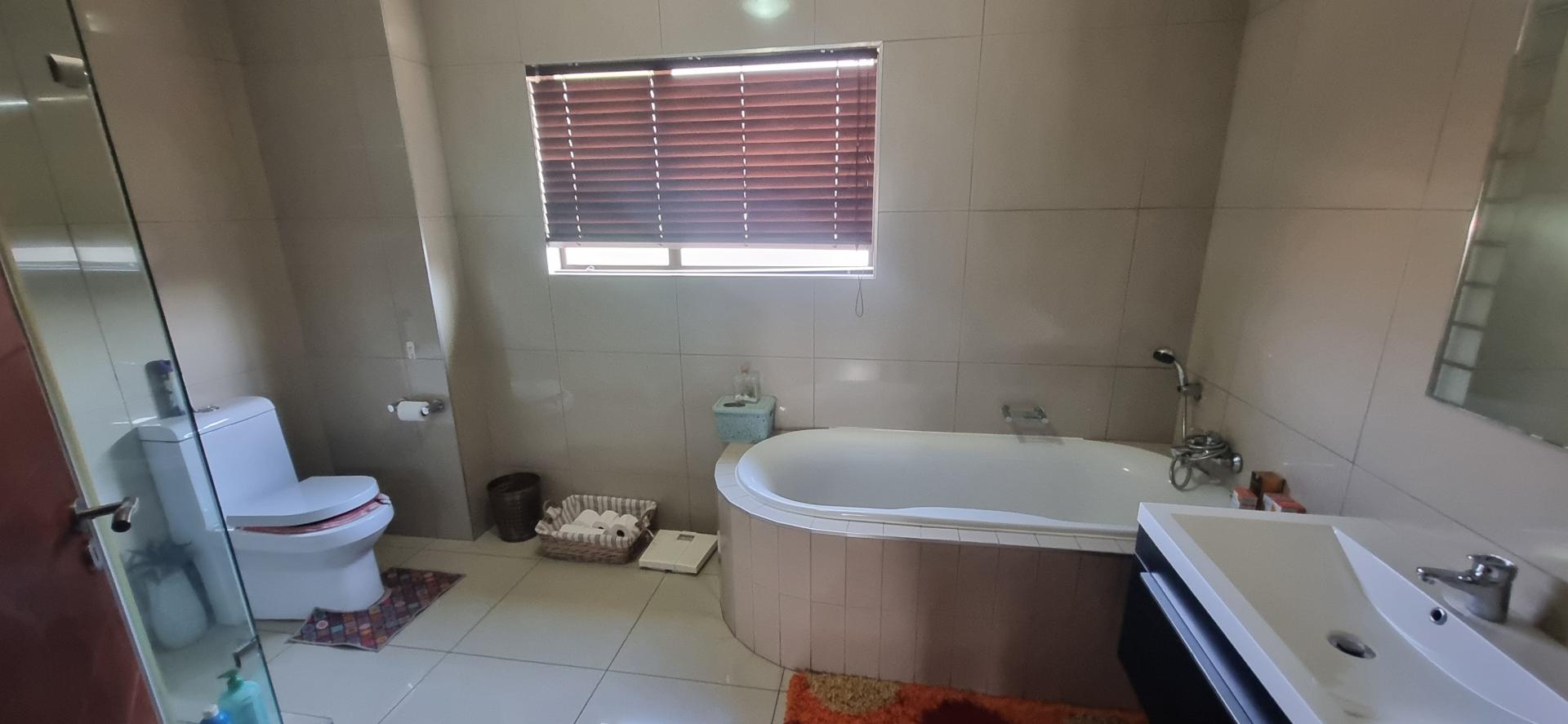  of property in Monavoni